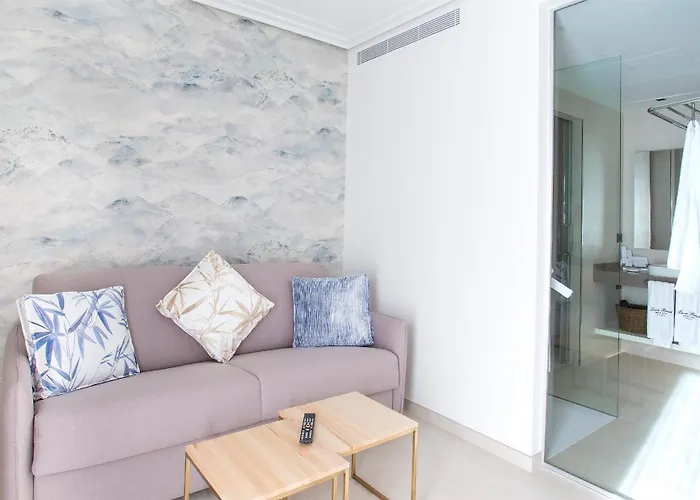 Ξενοδοχείο Lava 5*