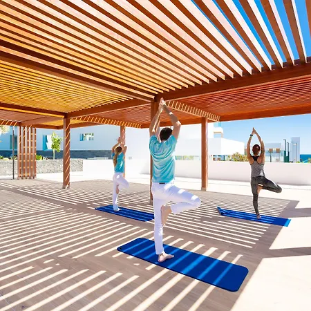 Ξενοδοχείο Lava 5*